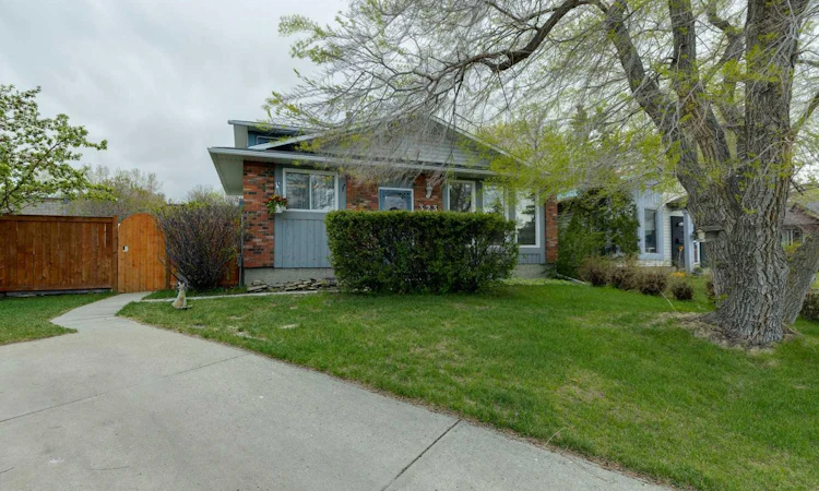 323 Ranchview Place NW