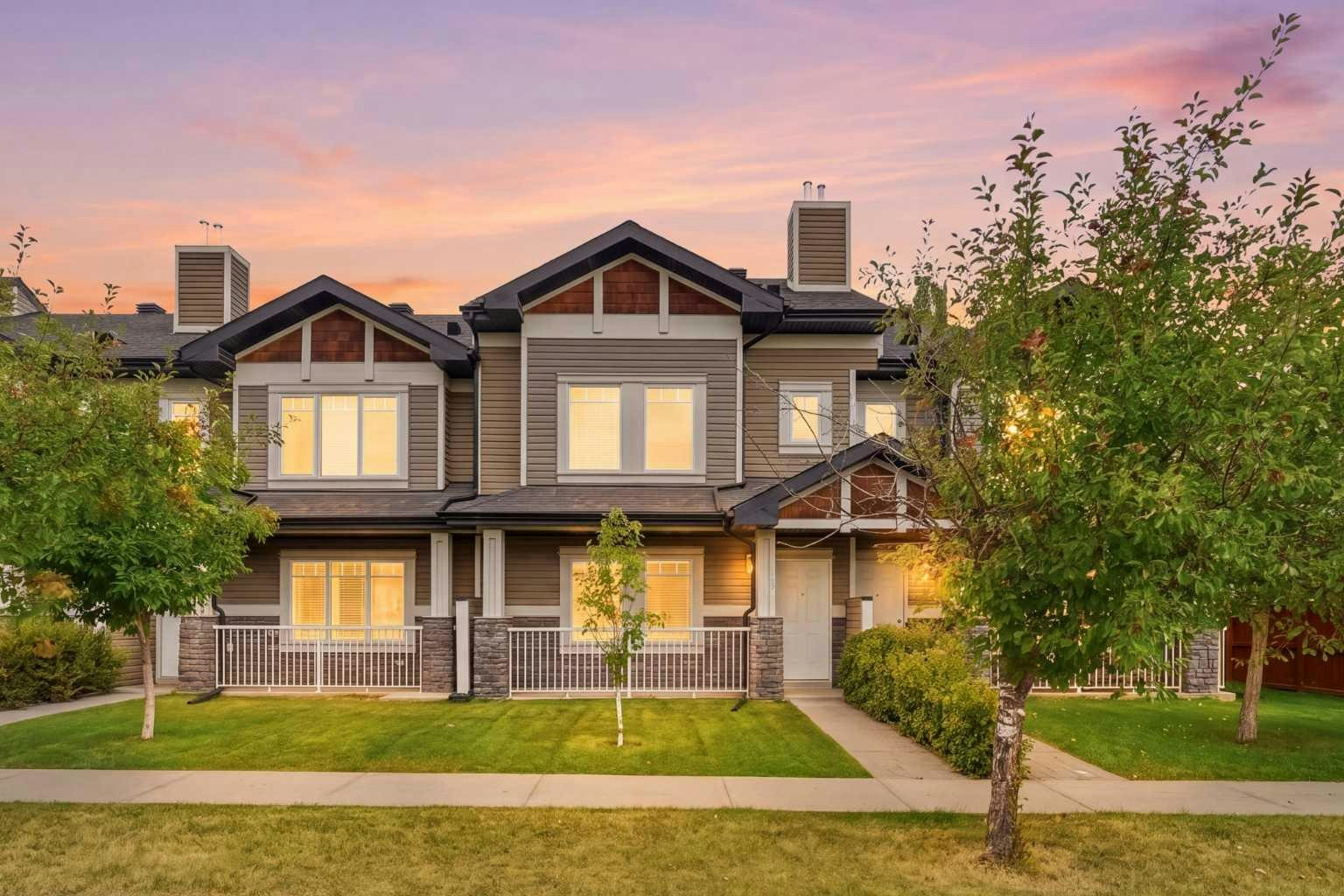 149 Prestwick Villas SE, Calgary, AB, T2Z 4S3