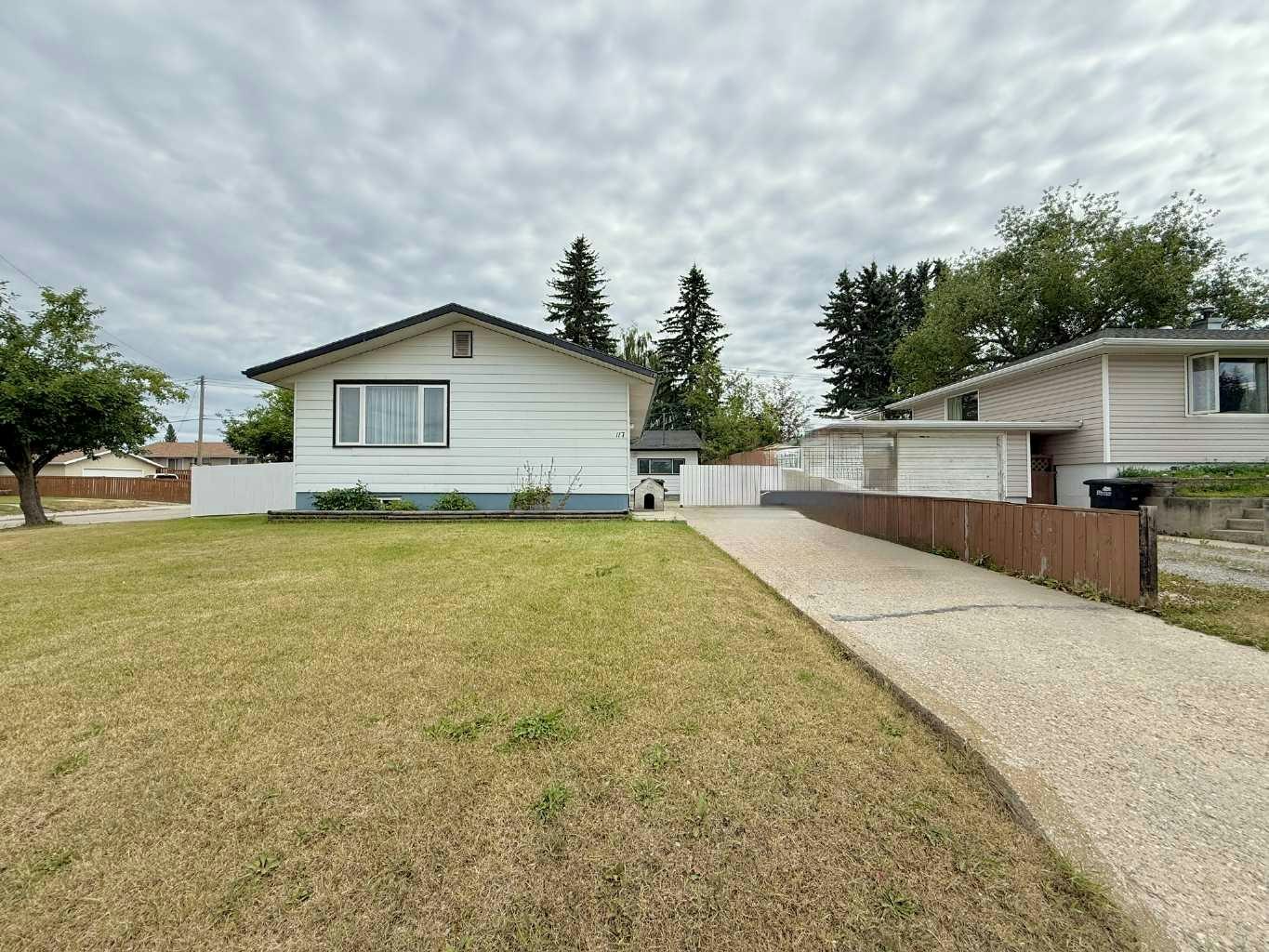 117 Dorin Drive, Hinton Hill, AB, T7V 1B8