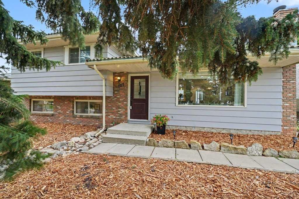 727 120 Avenue SW, Calgary, AB, T2W 1V4
