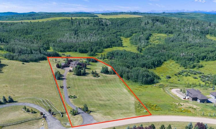 55 Red Willow Crescent W