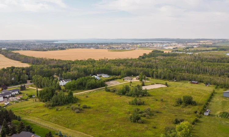 201-1236 Township Road 384