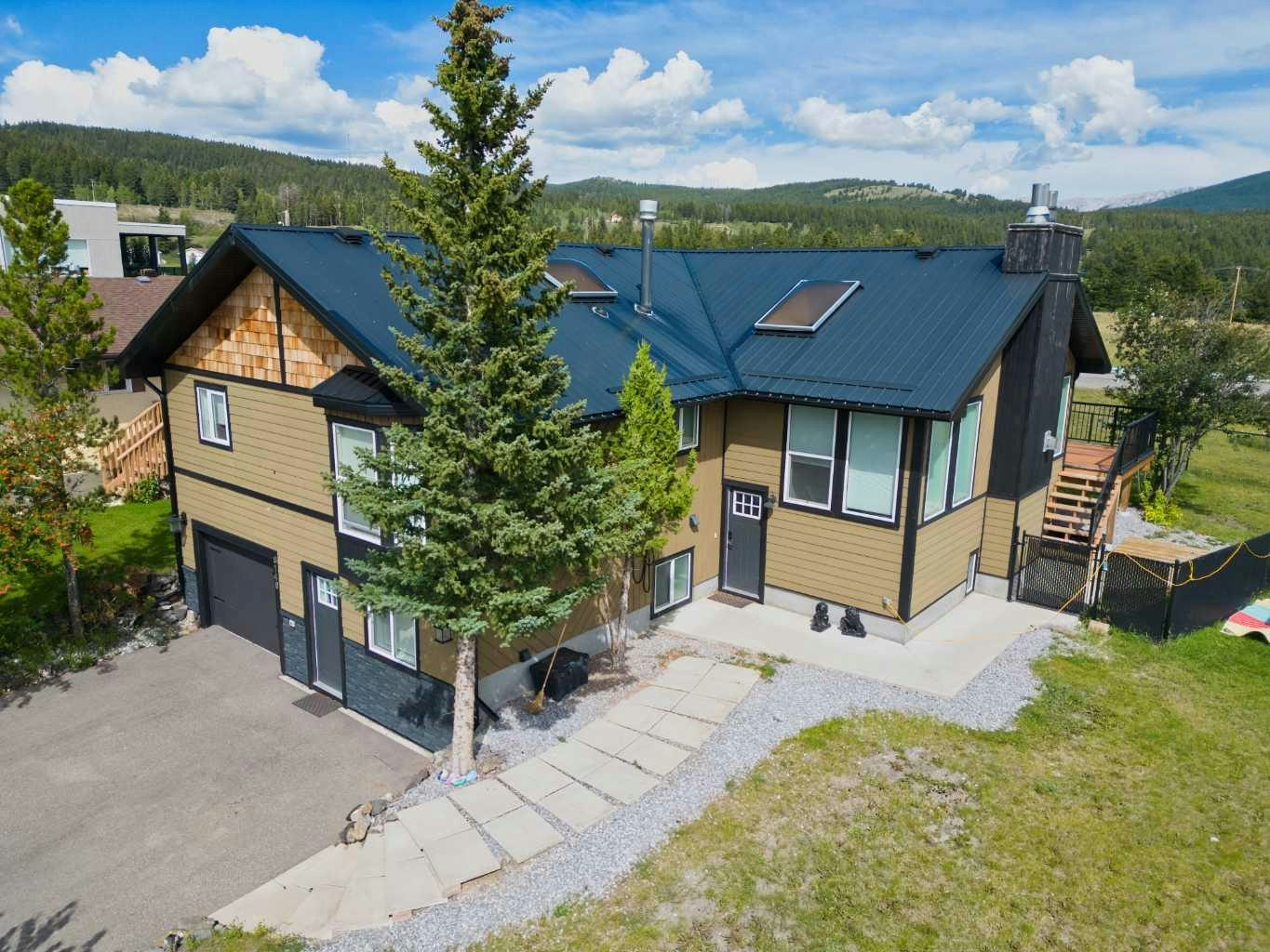 8149 26 Avenue, Crowsnest Pass, AB, T0K 0M0