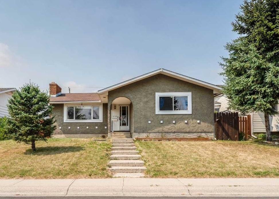 235 Penswood Way SE, Calgary, AB, T2A 4T1