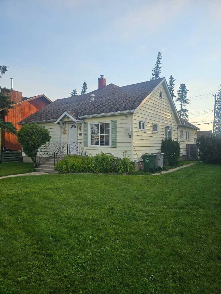 1109 50 Street, Edson, AB, T7E 1G1