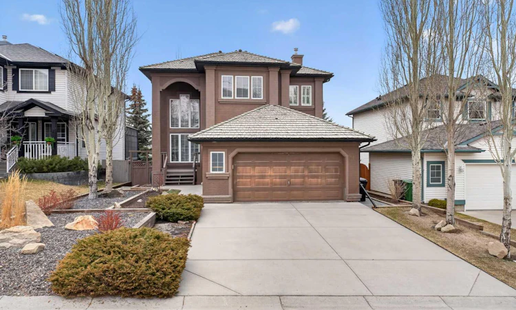 111 Valley Ponds Crescent NW