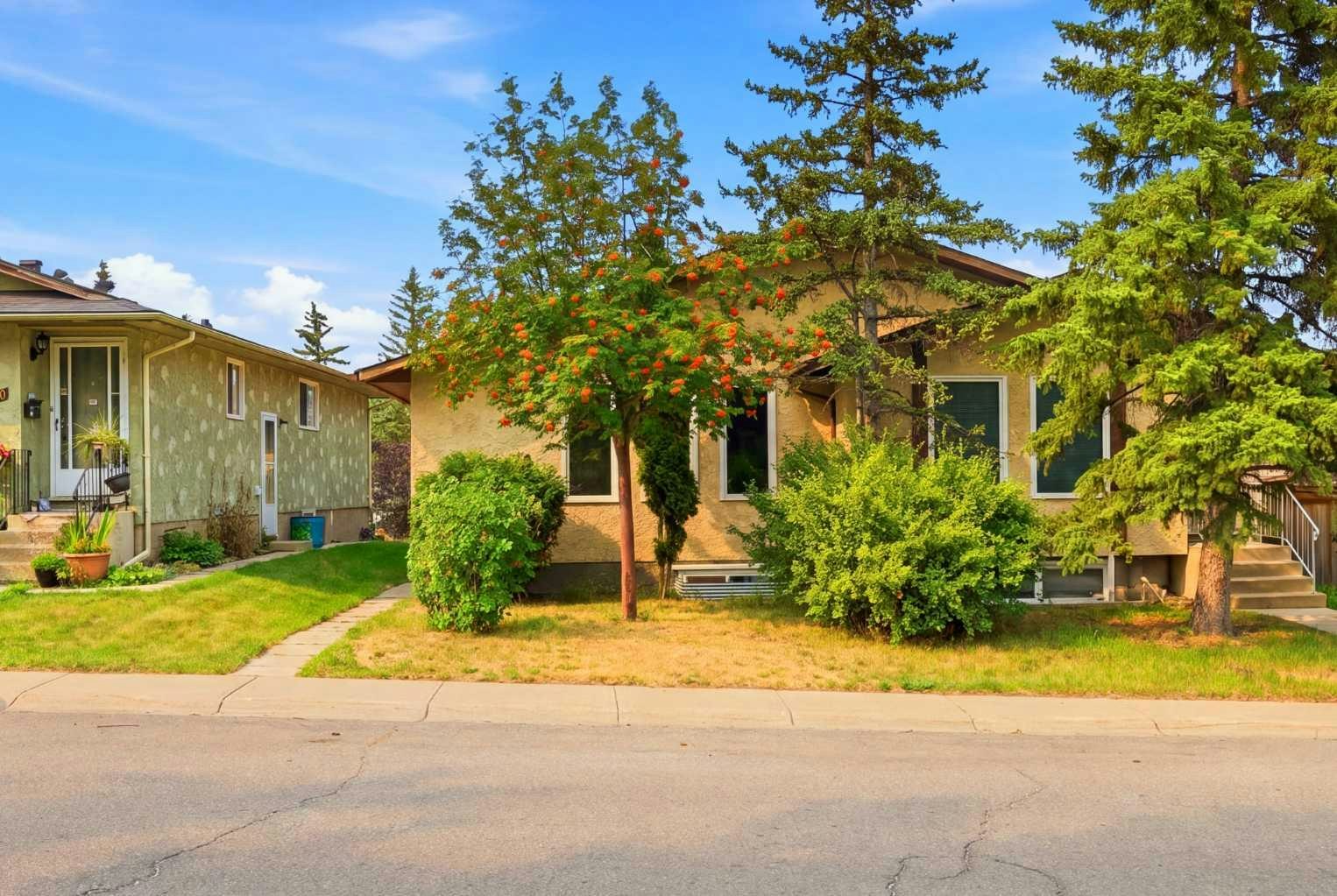 228 Berwick Drive NW, Calgary, AB, T3K 1P5