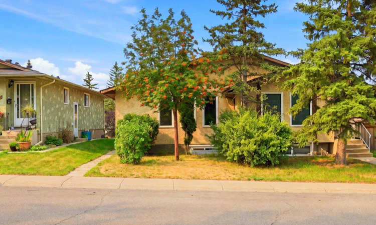 228 Berwick Drive NW