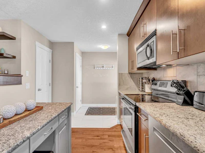 2-821 Mcdougall Road NE - 5