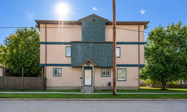 2-821 Mcdougall Road NE