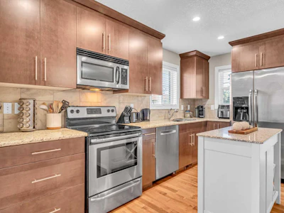 2-821 Mcdougall Road NE - 3