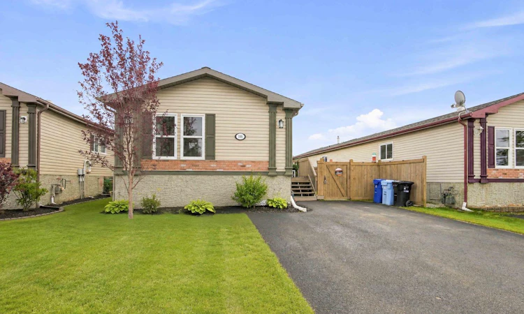 105 Sumac Crescent