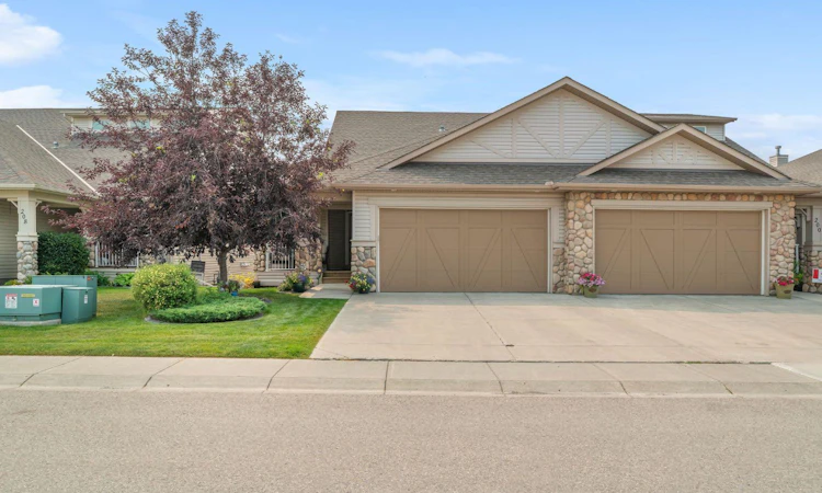 204 Sunset Square