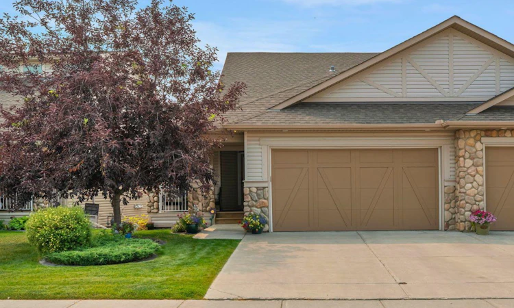 204 Sunset Square