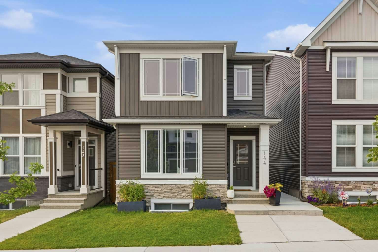 144 Amblehurst Green NW, Calgary, AB, T3P 1W8