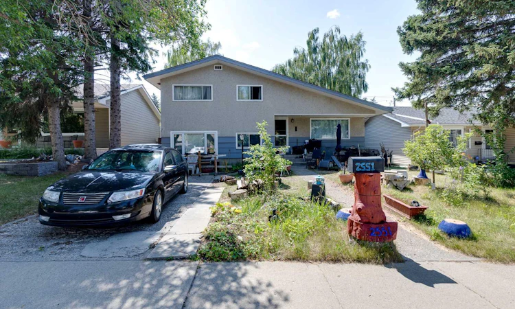 2551 Chicoutimi Drive NW