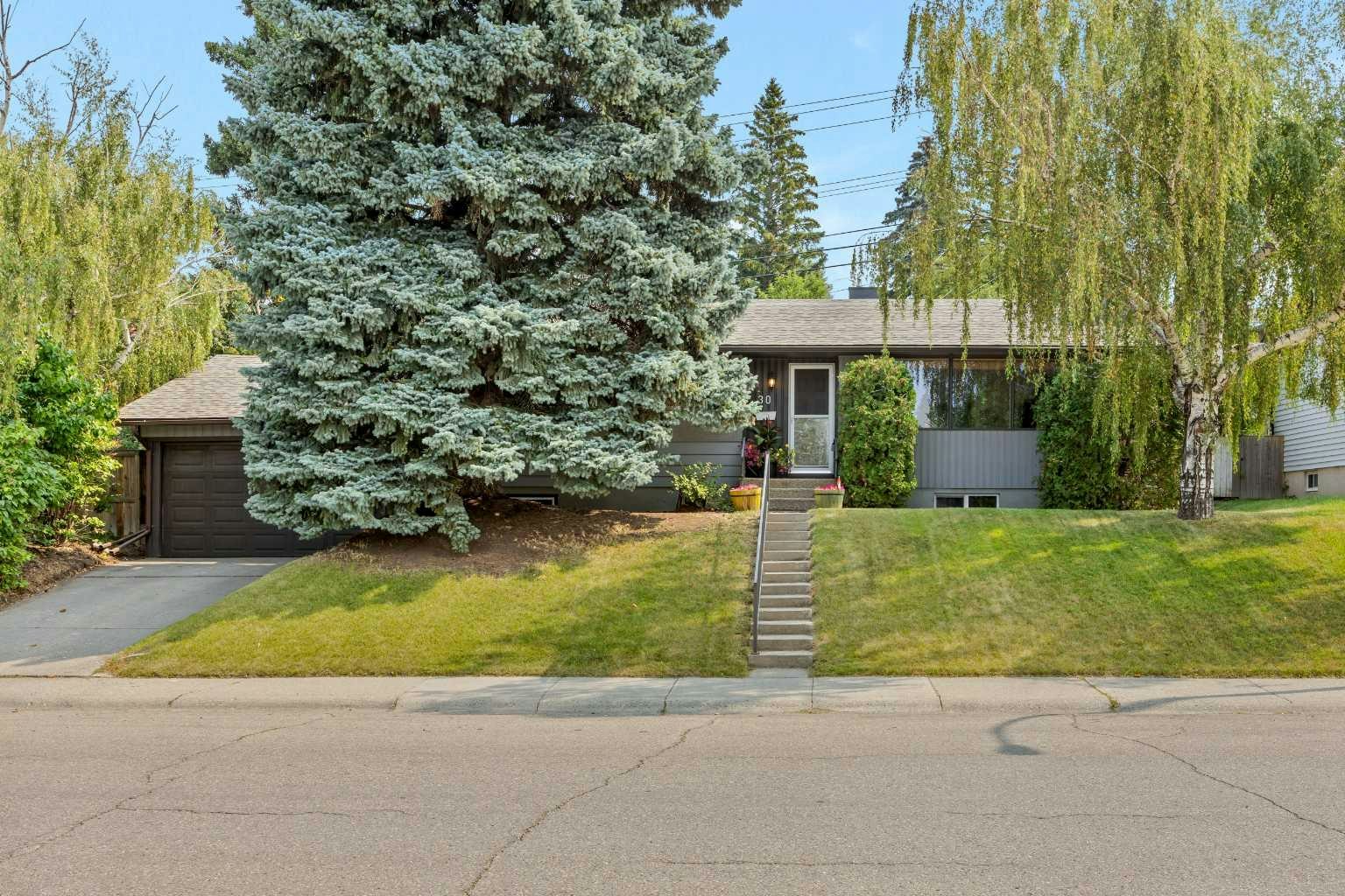 30 Gateway Drive SW, Calgary, AB, T3E 4J7