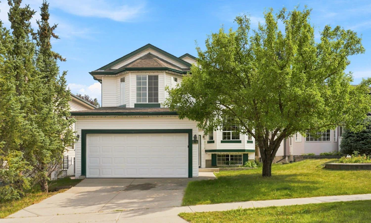 9216 Edgebrook Drive NW
