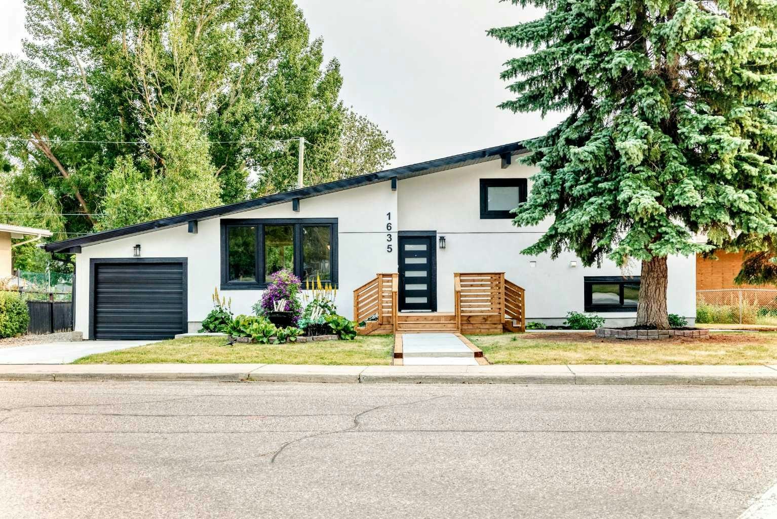 1635 32 Avenue NW, Calgary, AB, T2L 0K4