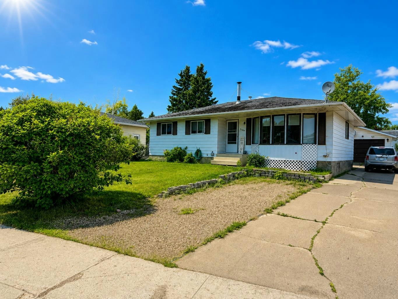 5746 9 Avenue, Edson, AB, T7E 1J3