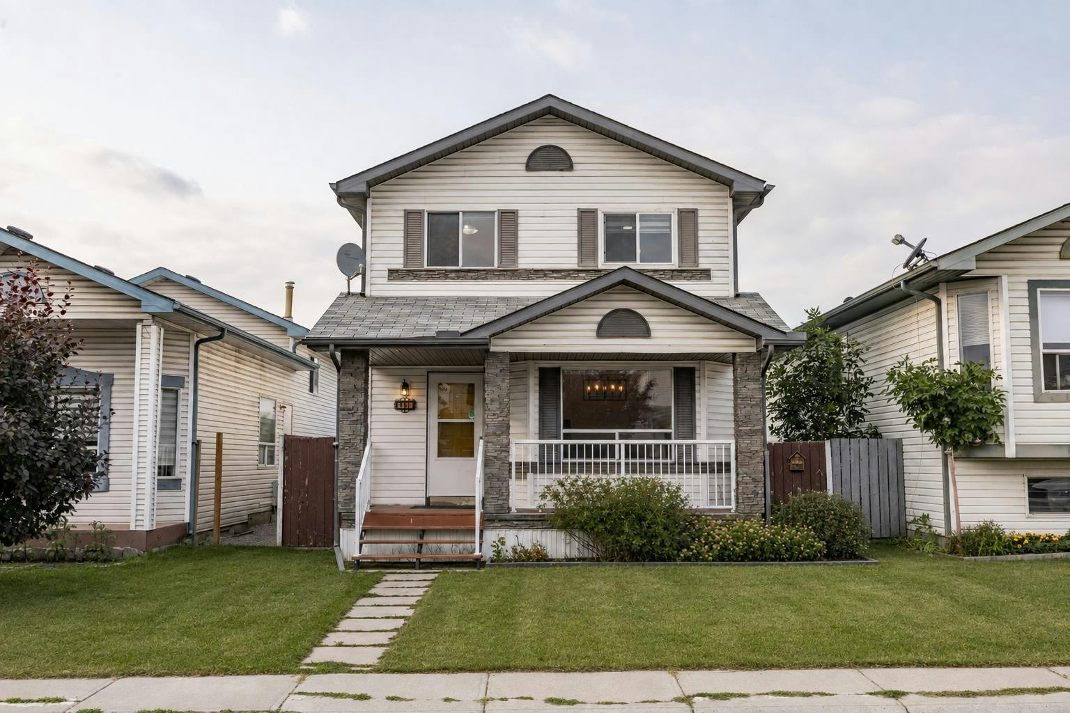 133 Applemead Close Se Close, Calgary, AB, T2A 7S7