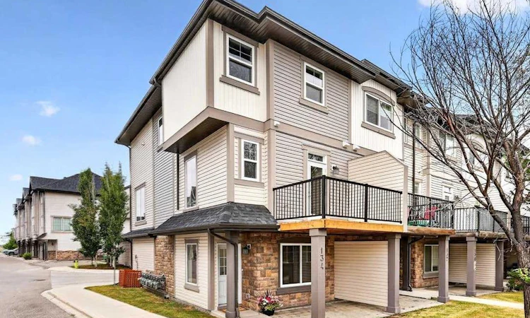 134 New Brighton Landing SE