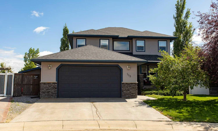 715 700 Ramage Close
