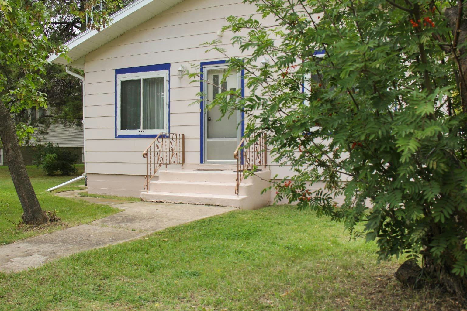 4925 49 Street, Sedgewick, AB, T0B 4C0