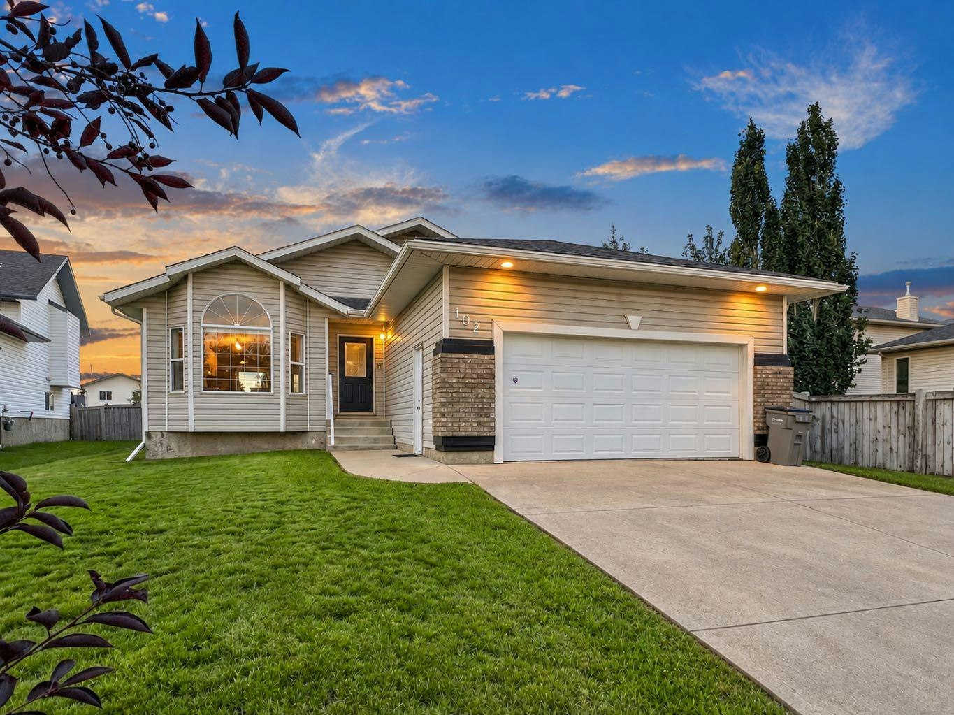 102 Pinnacle Crescent, Grande Prairie, AB, T8W 2T1