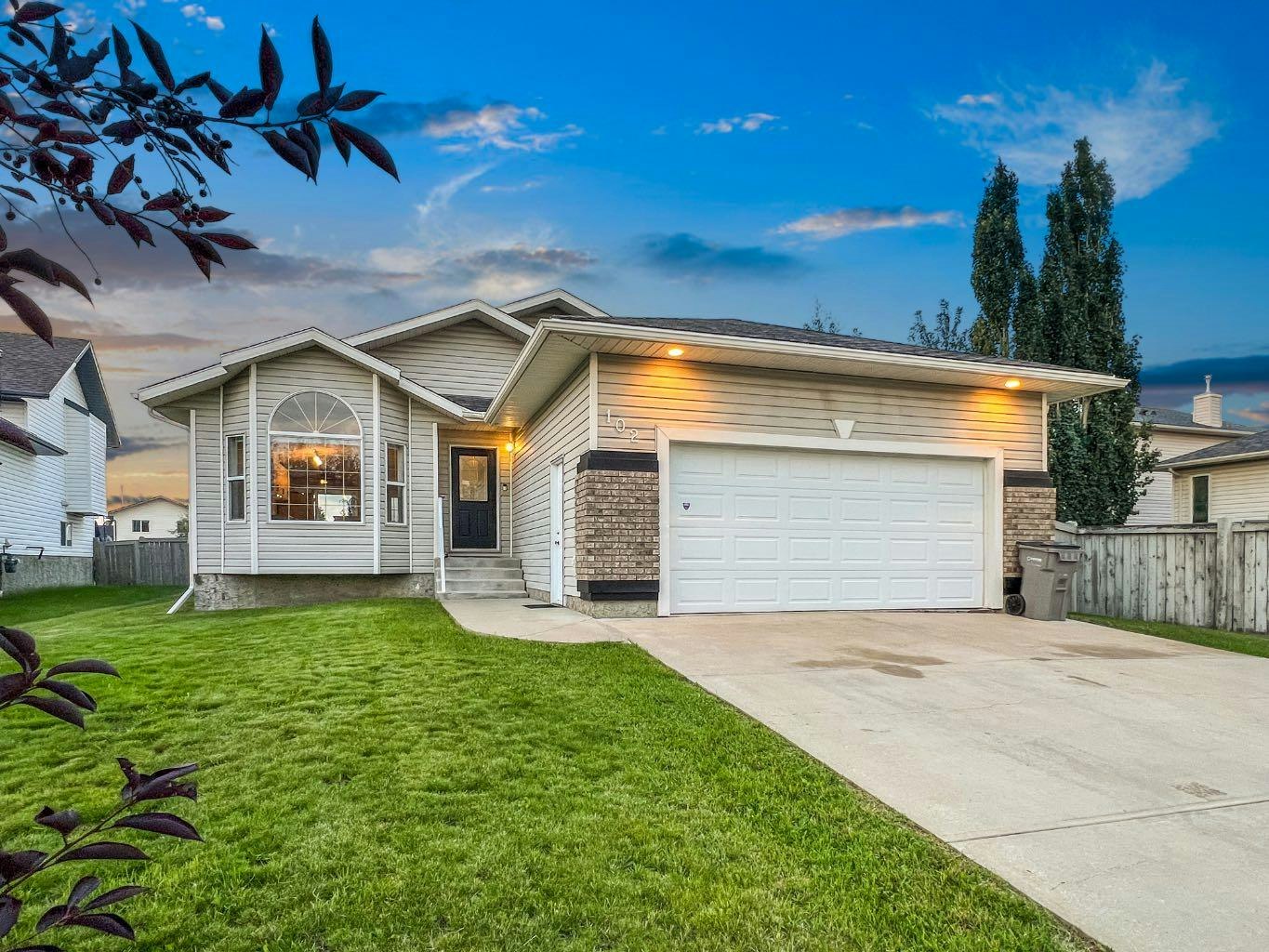 102 Pinnacle Crescent, Grande Prairie, AB, T8W 2T1