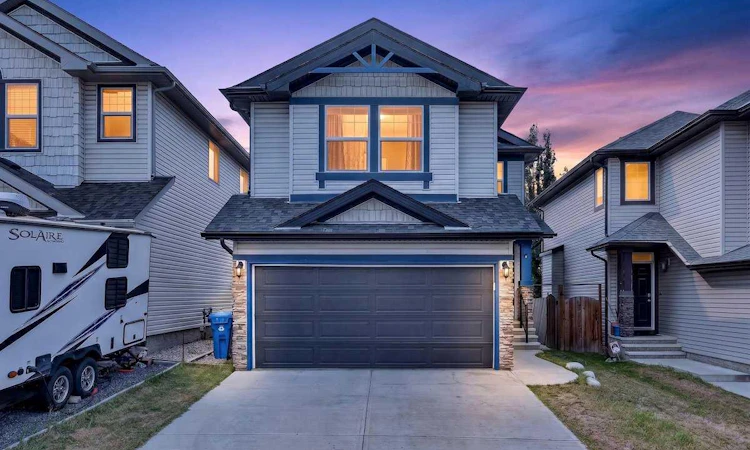 377 Panora Way NW