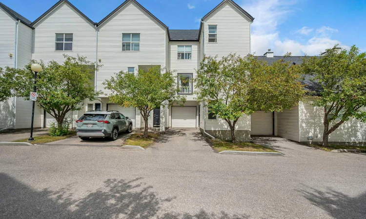 13-200 Hidden Hills Terrace NW