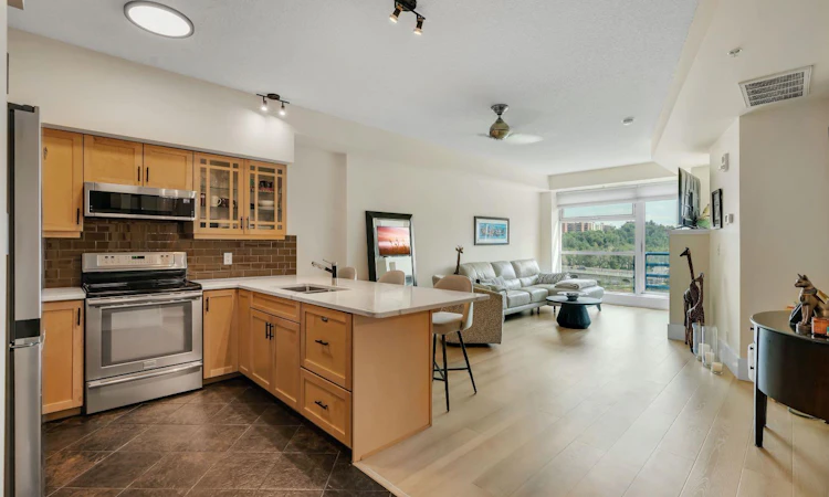 604-205 Riverfront Avenue SW