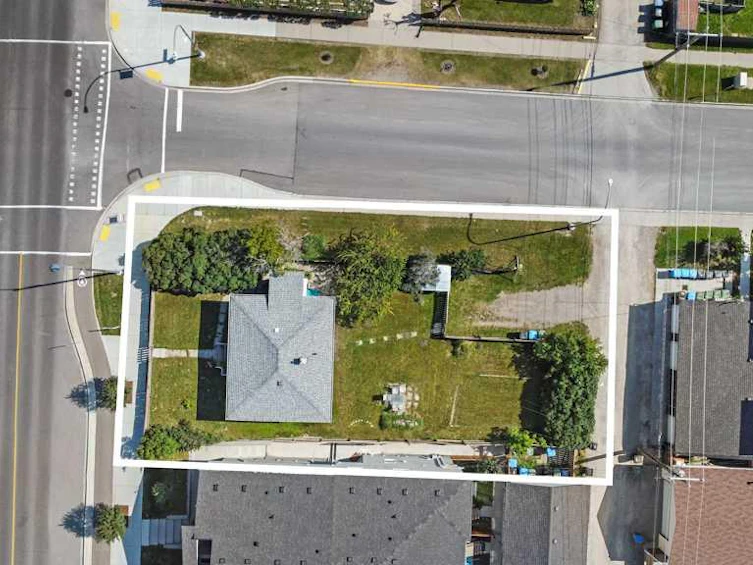 4503 Bowness Road NW, Calgary, AB, T3B 0A9 - 7