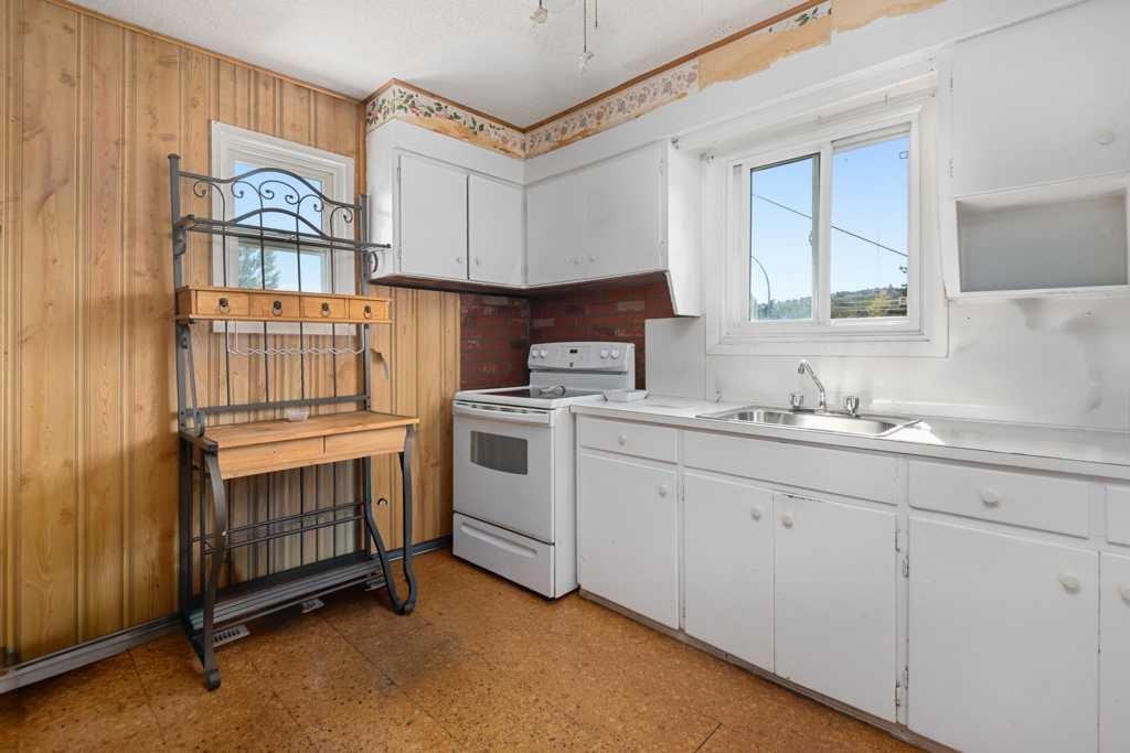 4503 Bowness Road NW, Calgary, AB, T3B 0A9 - 11