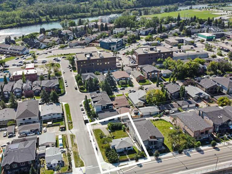 4503 Bowness Road NW, Calgary, AB, T3B 0A9 - 5