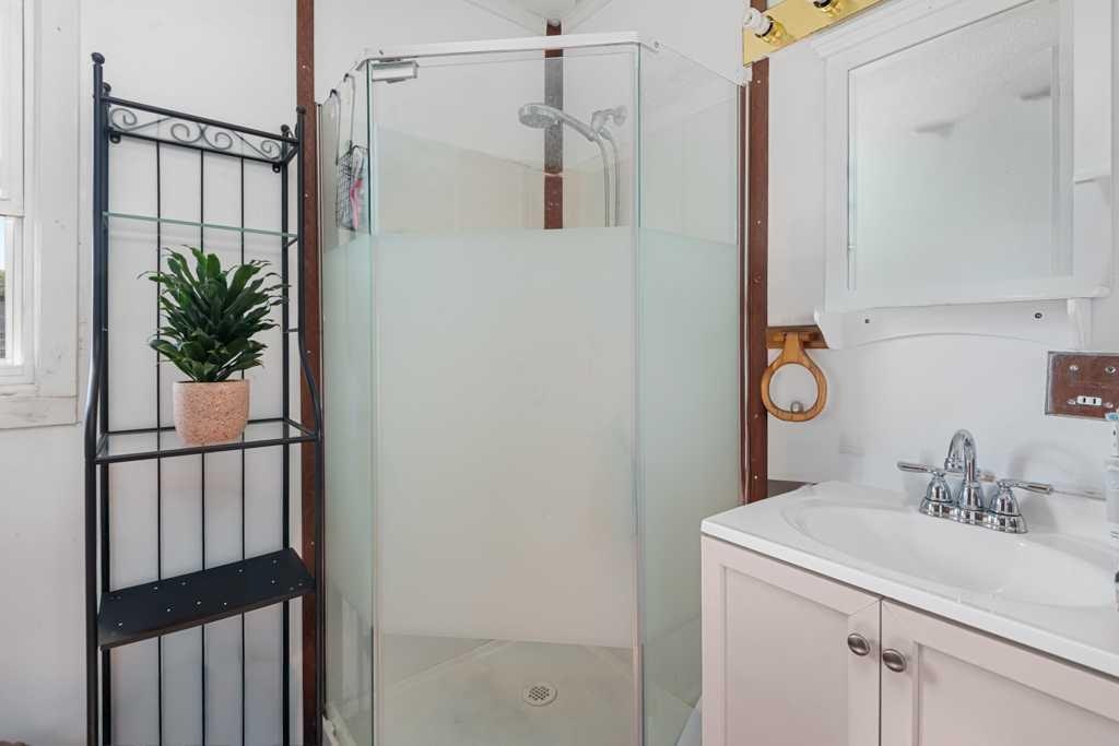 4503 Bowness Road NW, Calgary, AB, T3B 0A9 - 13