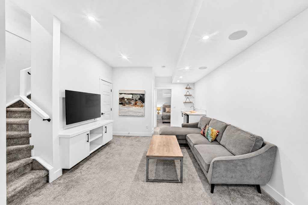 1703 31 Avenue SW, Calgary, AB, T2T 1S6 - 43