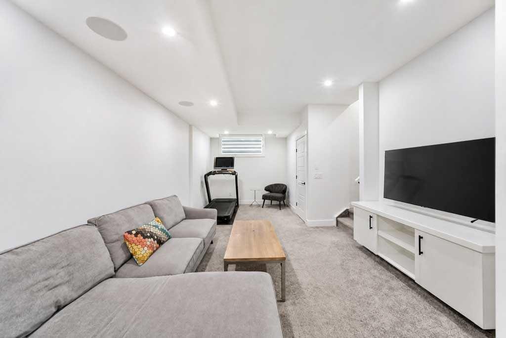 1703 31 Avenue SW, Calgary, AB, T2T 1S6 - 45