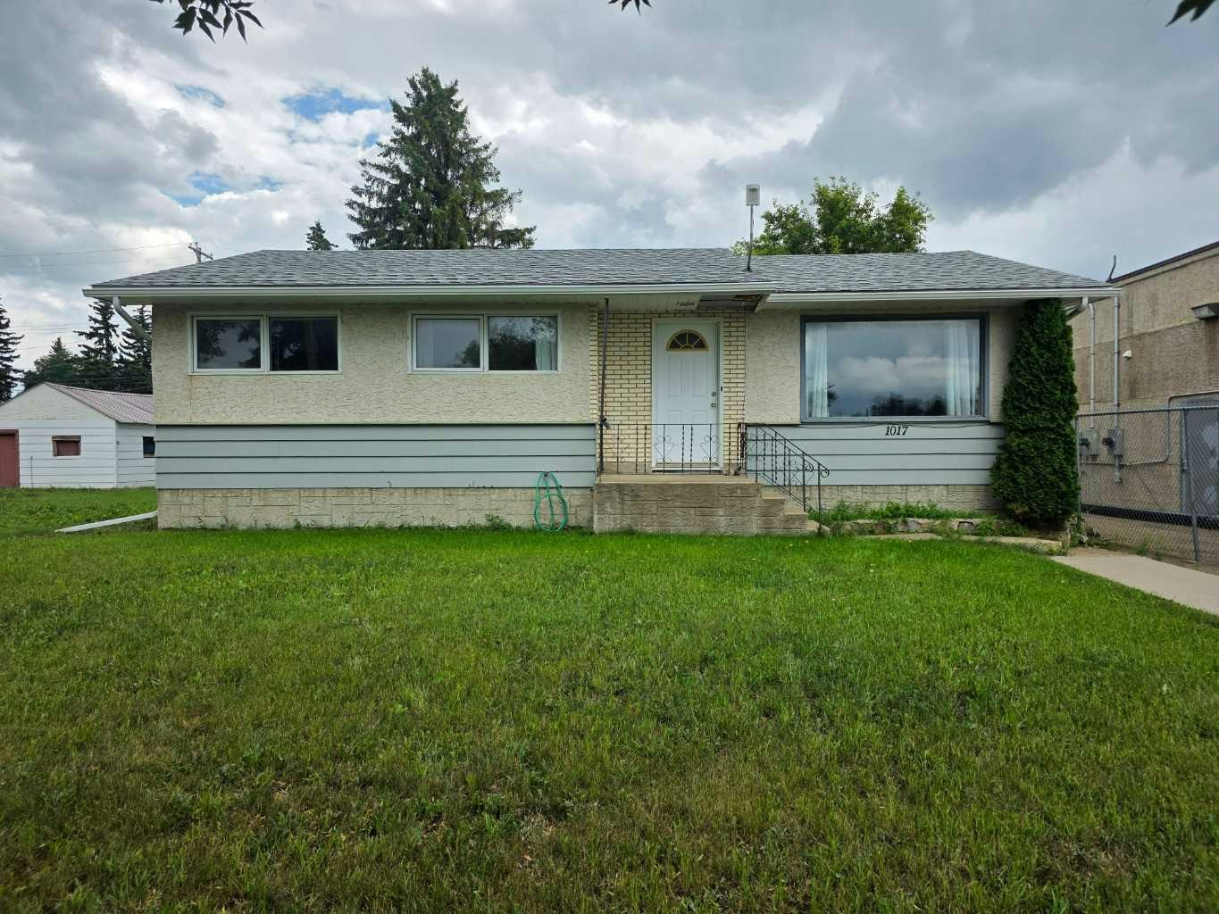 1017 12 Avenue, Wainwright, AB, T9W 1E8