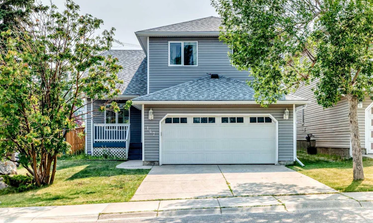 147 Macewan Drive NW