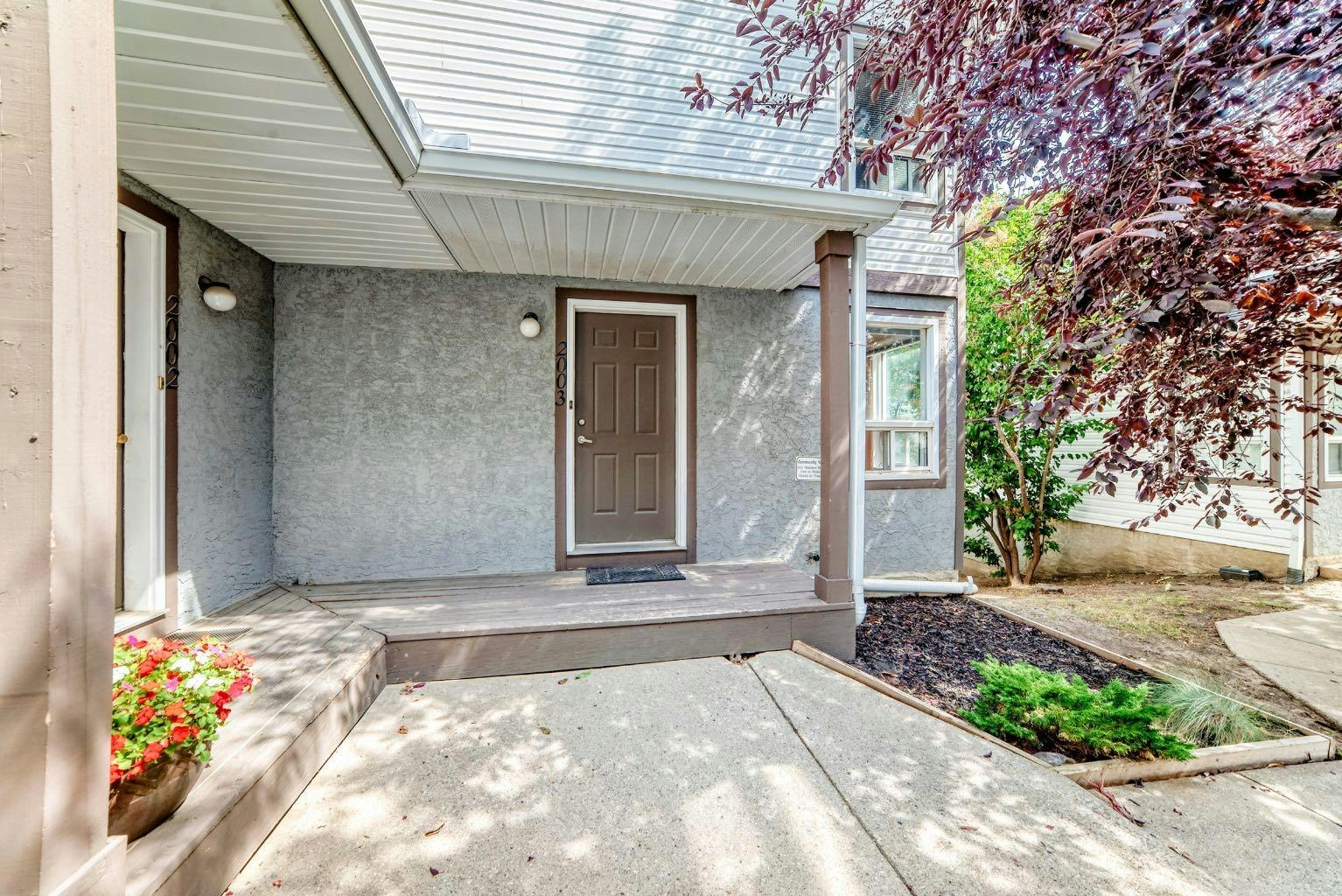 2003 Signal Hill Green SW, Calgary, AB, T3H 2Y4