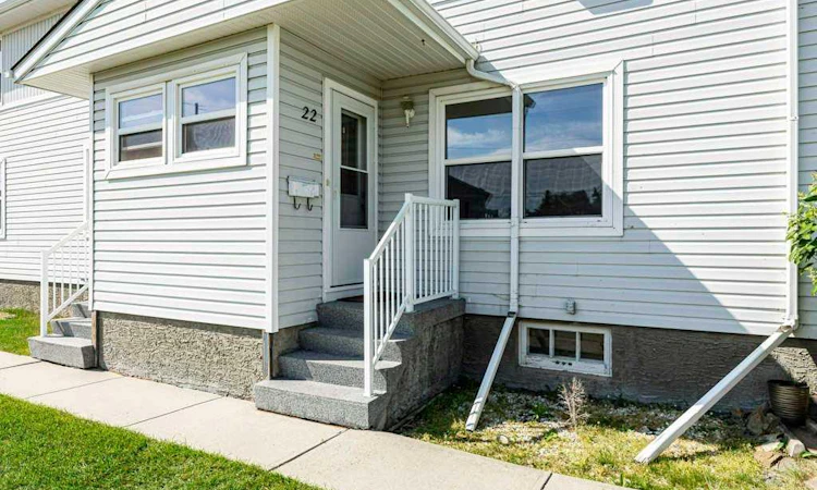 22 Poplar Crescent