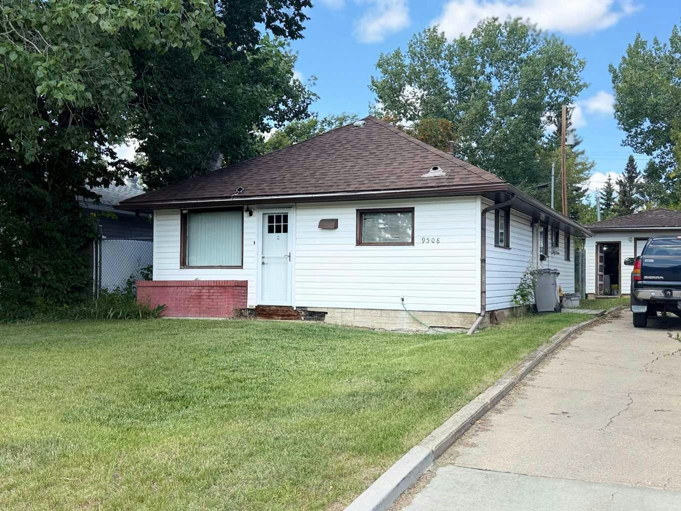 9508 104 Avenue, Grande Prairie, AB, T8V 1E3