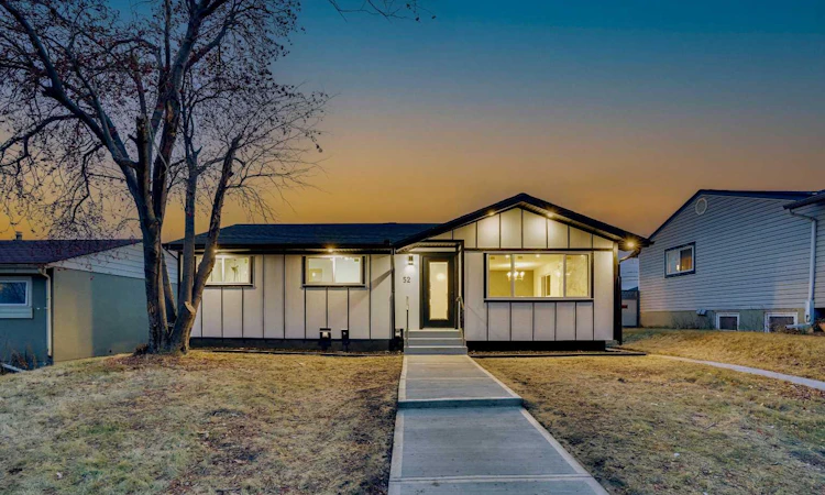 52 Franklin Drive SE
