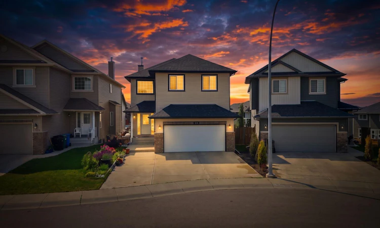 154 Saddleland Close NE