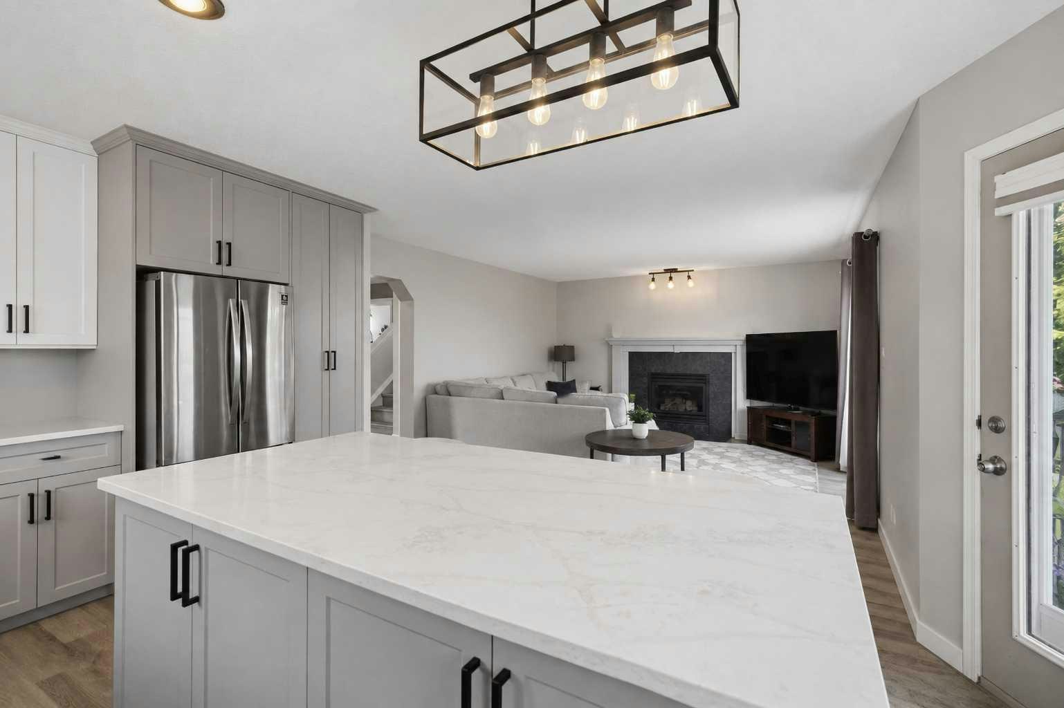 122 Sceptre Close NW, Calgary, AB, T3L 1Y2