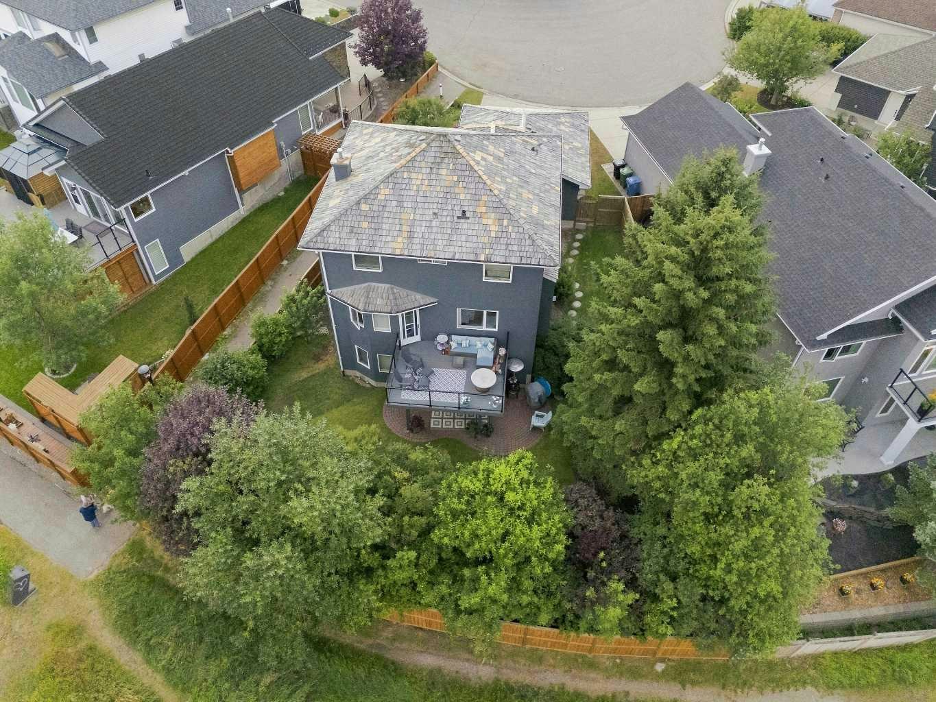 122 Sceptre Close NW, Calgary, AB, T3L 1Y2