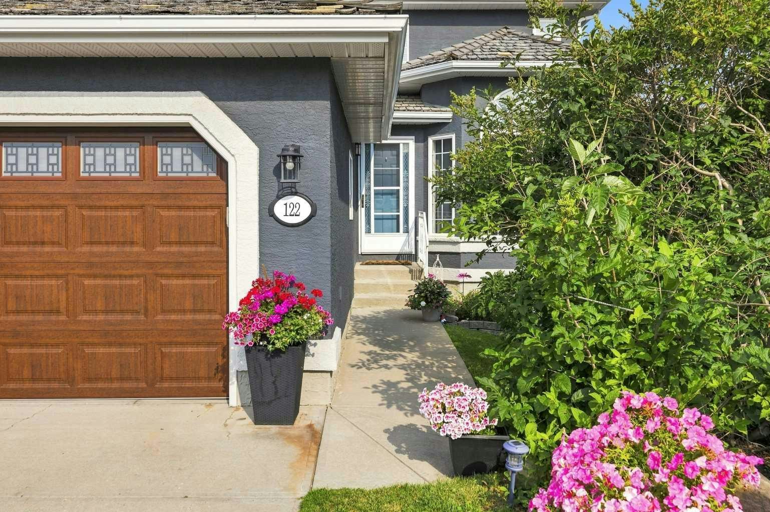 122 Sceptre Close NW, Calgary, AB, T3L 1Y2