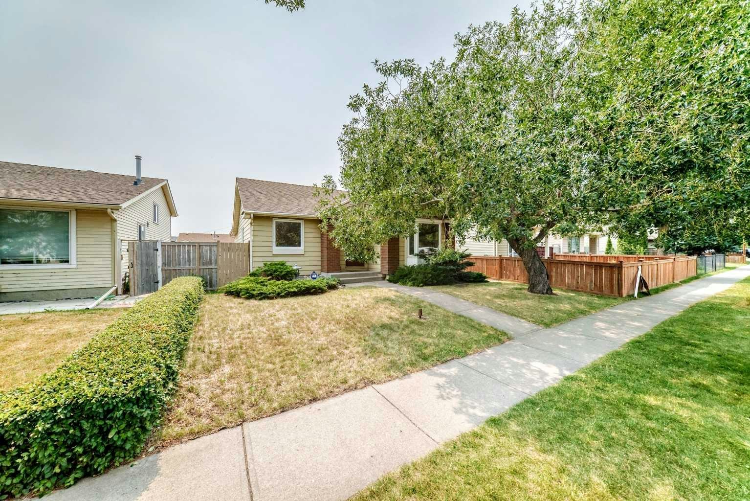 128 Erin Woods Drive SE, Calgary, AB, T2B 2S1